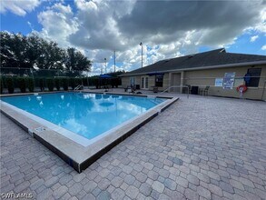 Building Photo - 5307 Summerlin Rd