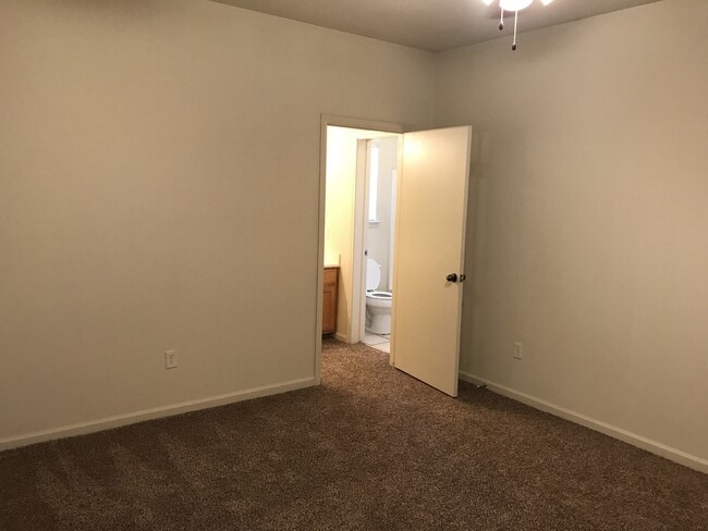 Building Photo - Duplex