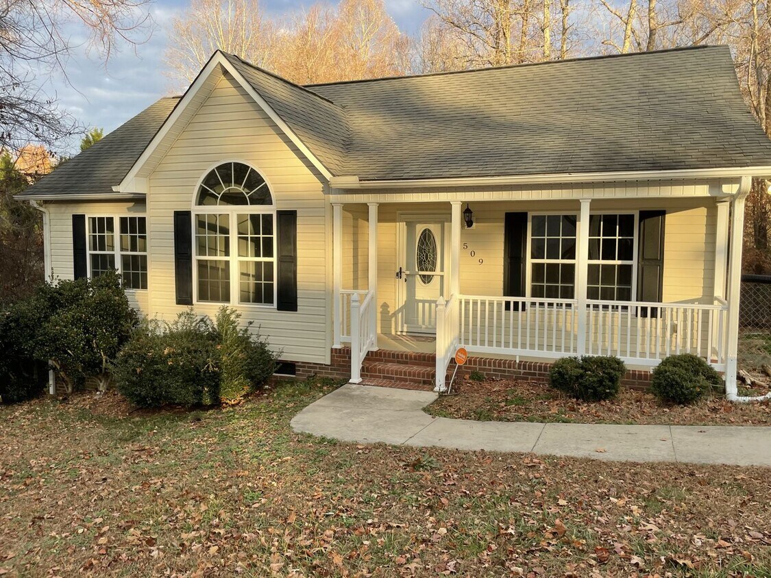 3 Bedroom in Thomasville House Rental in Thomasville, NC