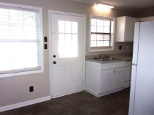 Foto del edificio - 1823 India Hook Rd