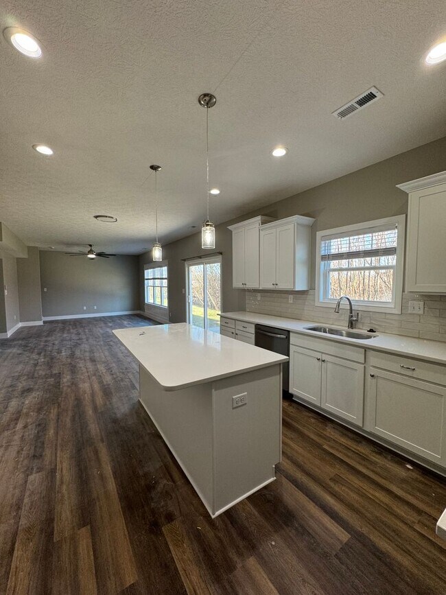 Foto del edificio - 4 Bedroom Single Family Home - WEST LAFAYETTE