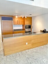 Building Photo - 475 Brickell Ave