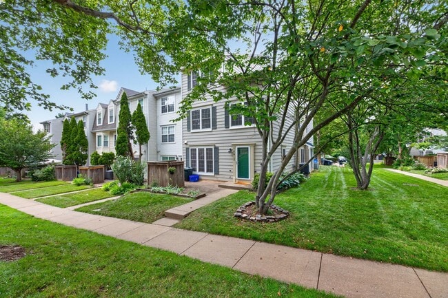 Photo - 18917 Highstream Dr (Germantown, MD) Townhome