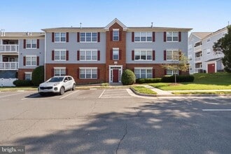 Building Photo - 513 Constellation Square SE