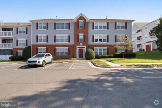 Building Photo - 513 Constellation Square SE