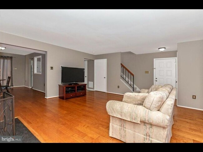 Building Photo - 3 Bedroom Townhome in Frederick
