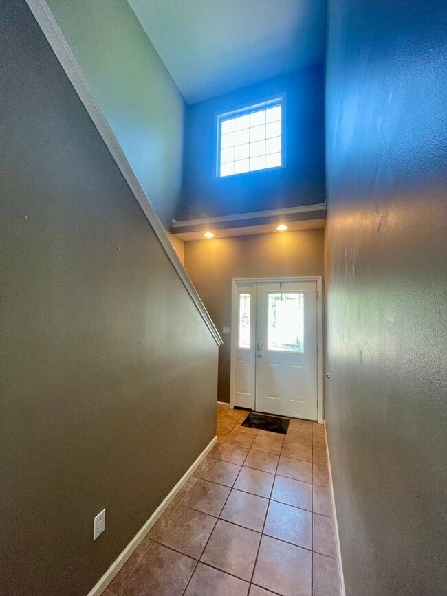 Building Photo - 208 Port Way