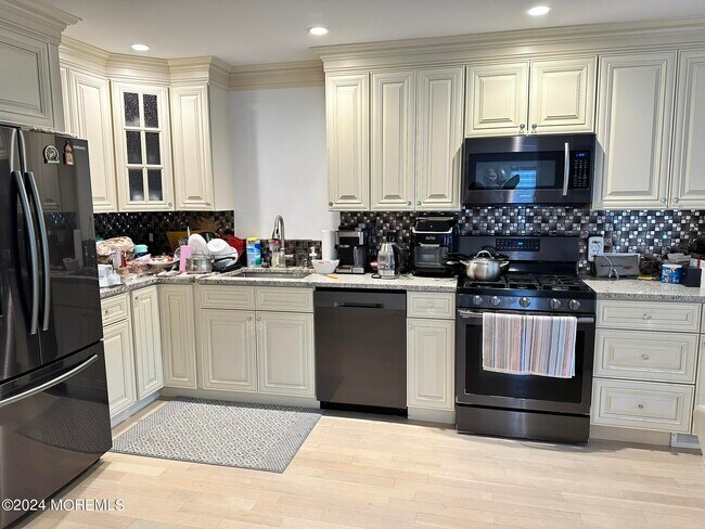 Foto del edificio - 43 Frederick Ave