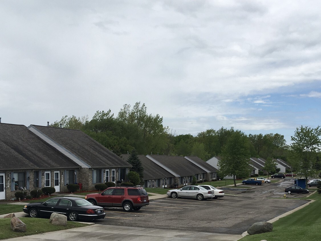 8166 Creekwood Dr Unit 8166, Davison, MI 48423 Apartment for Rent in