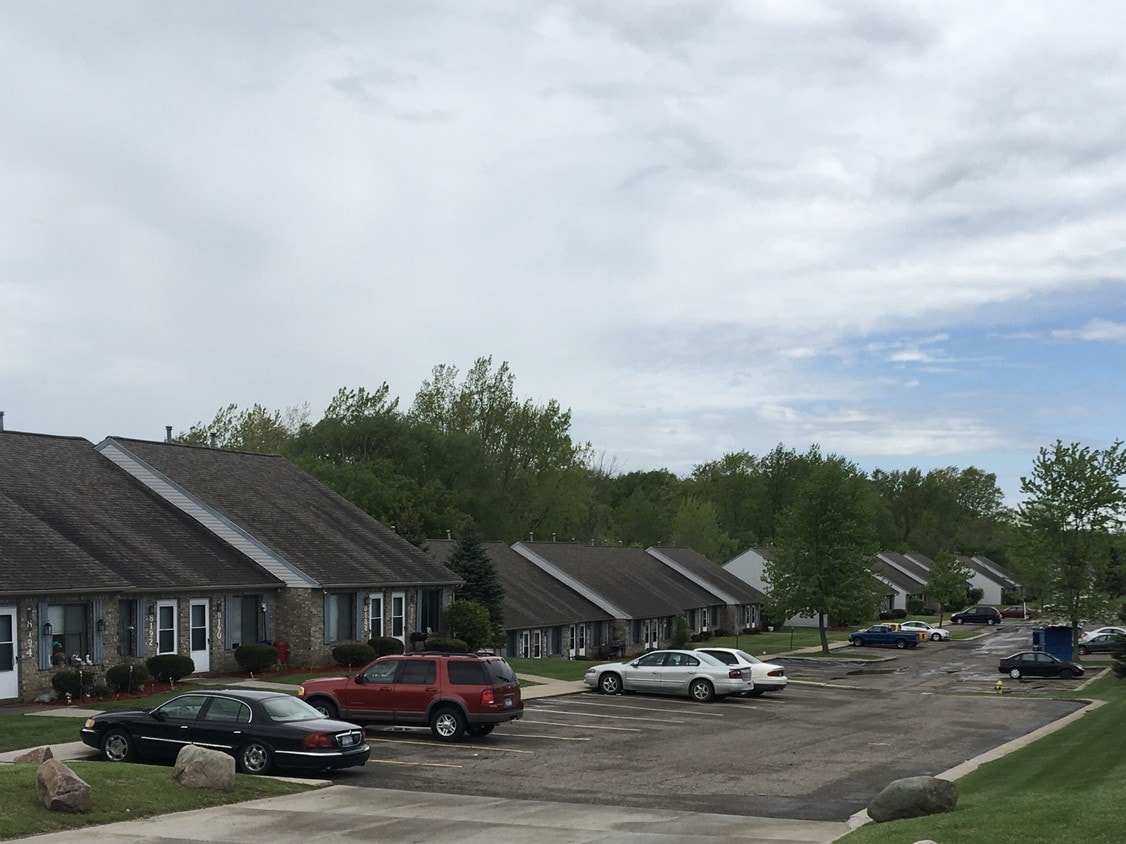 Building Photo - 8194 Creekwood Dr