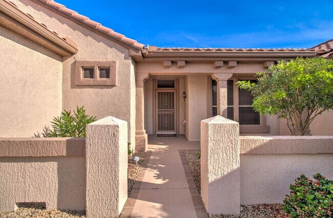 Building Photo - 15567 W Coral Pointe Dr