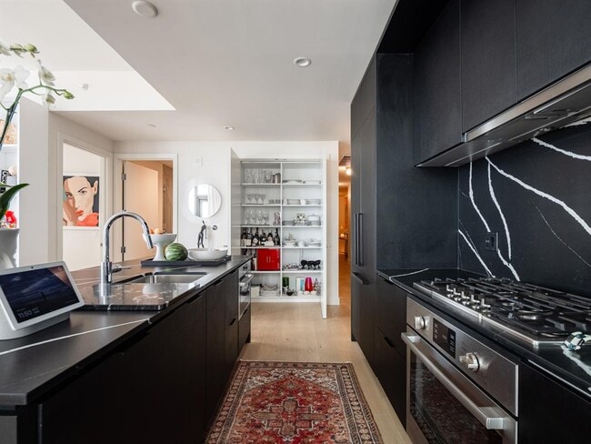 Building Photo - 44 East Ave