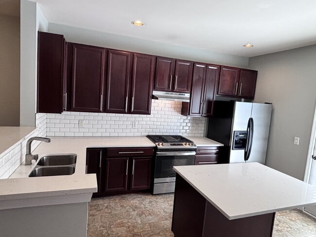 Building Photo - 3839 Cary Glen Blvd