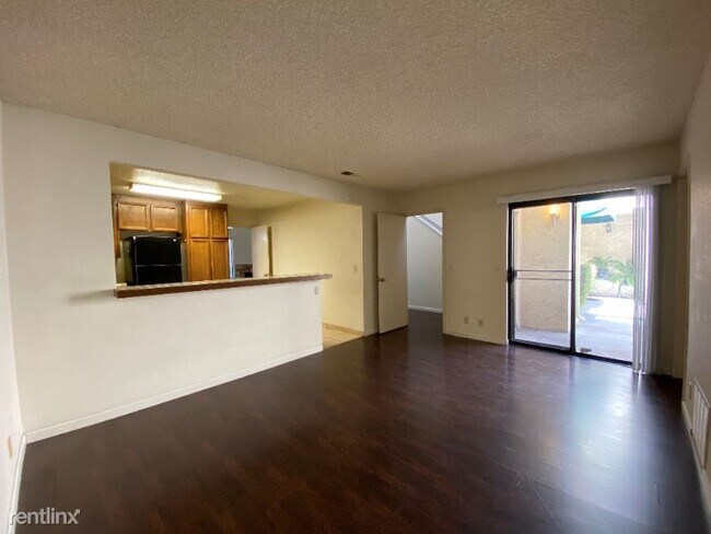 Building Photo - 3 br, 2.5 bath Townhome - 5603 Makati Cir