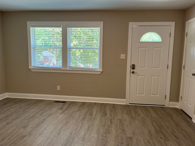 Building Photo - 229 Glenrock Dr