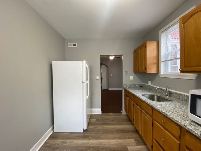 Building Photo - 3444 W Caton Ave
