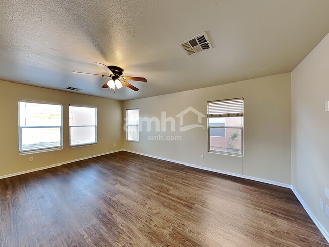 Foto del edificio - 6317 Climbing Vine Ave