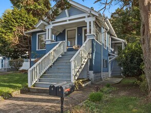Building Photo - 1939 Irving Ave