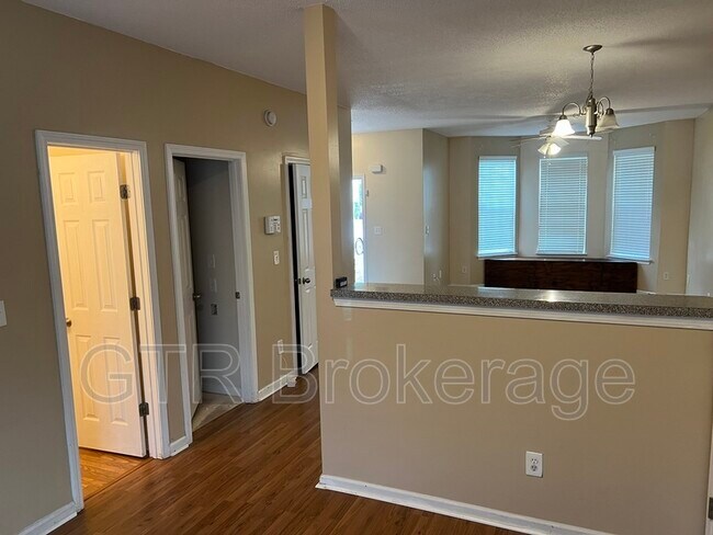 Building Photo - 300 Commons Dr