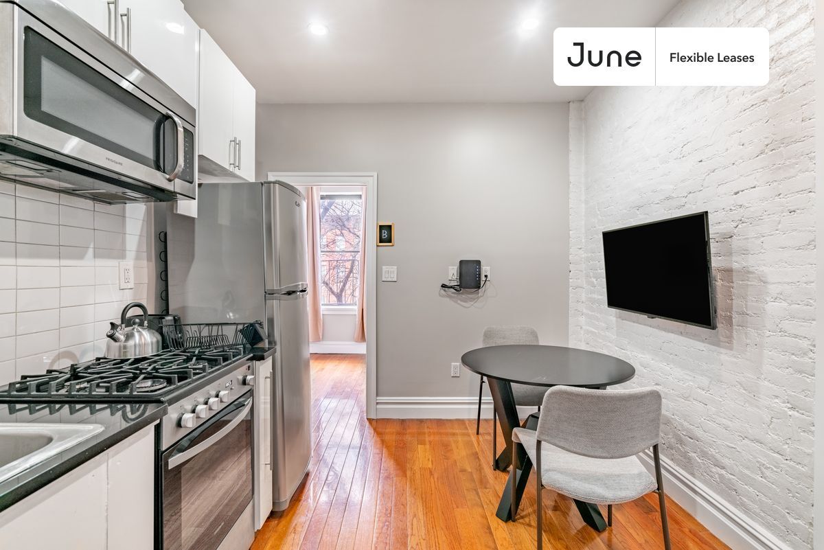 Primary Photo - 826 Ninth Ave