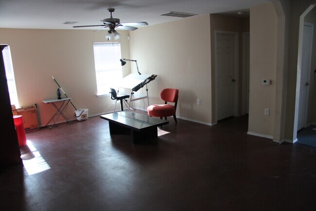Building Photo - 1504 Coriander Drive