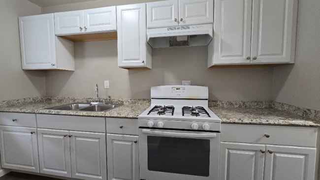 Building Photo - 409 N Los Robles Ave