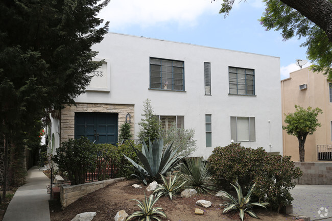 Building Photo - 333 N Oakhurst Dr