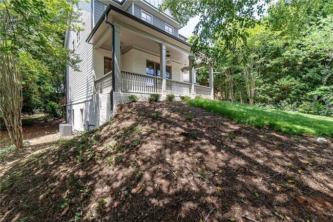 Building Photo - 1858 Dresden Dr NE