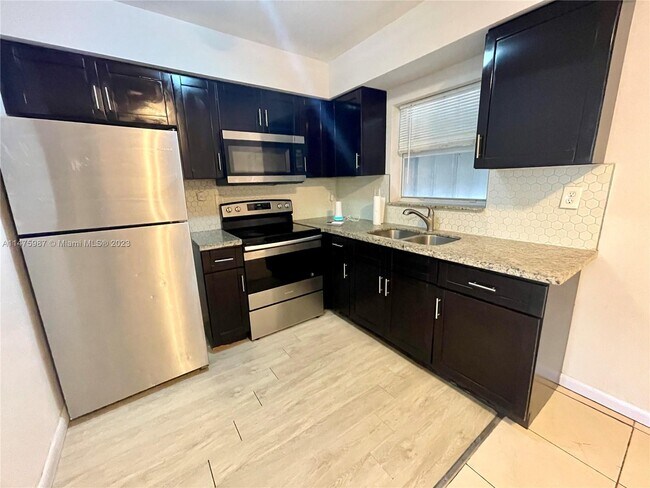 Foto del edificio - 7551 Venetian St