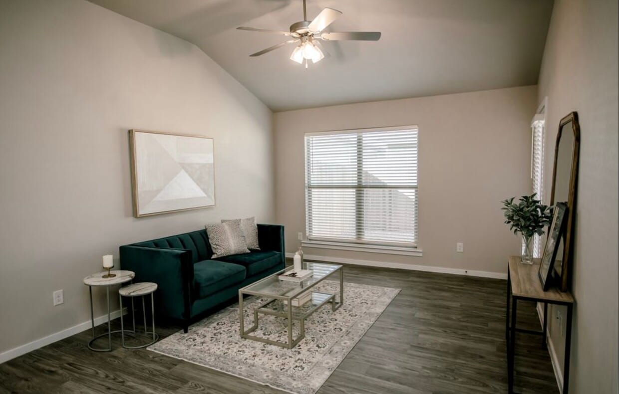 Living room - 71 Maverick Dr