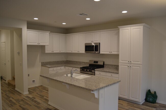Building Photo - 35329 White Camarillo Ln