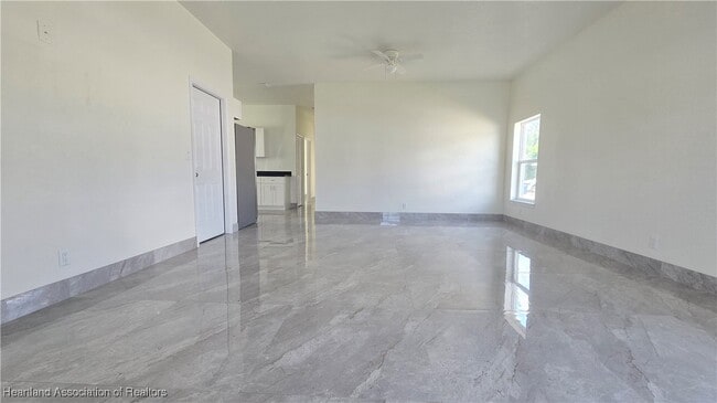 Foto del edificio - 1475 Las Villas Blvd