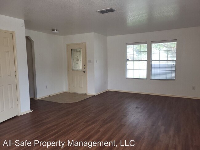 Foto del edificio - 4 br, 3 bath House - 16250 Kentucky Ridge