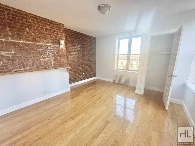 Foto del edificio - 140 Wadsworth Ave