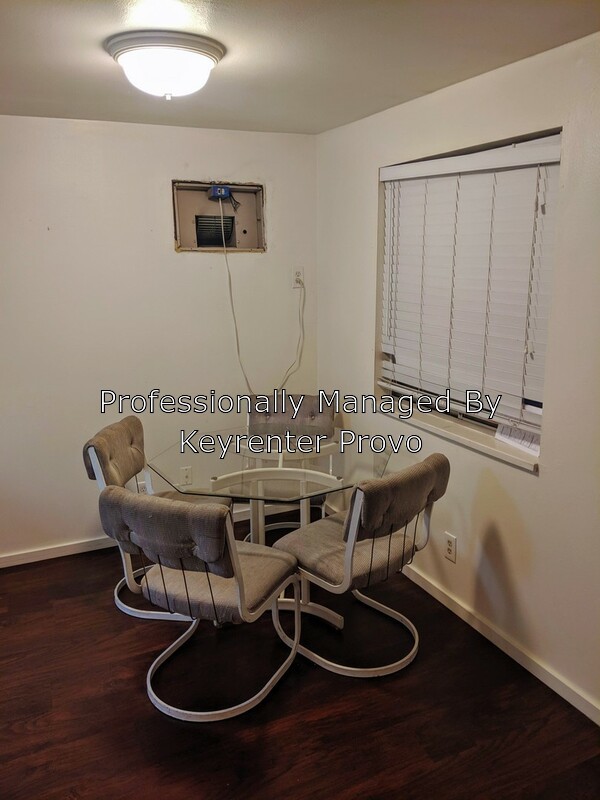 Foto del edificio - 823 W Heather Ln