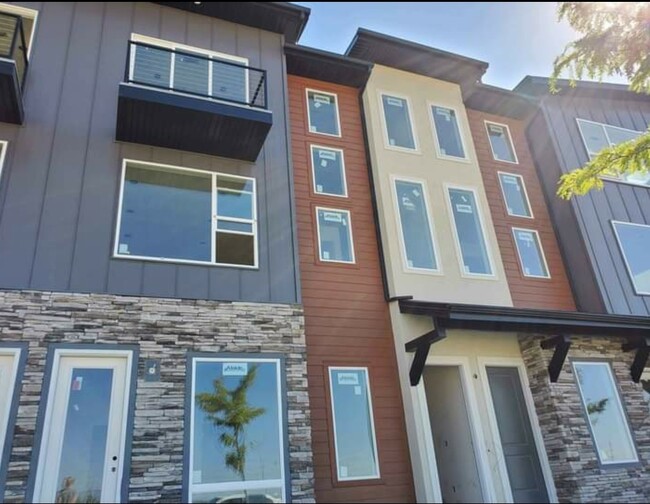 Building Photo - 568 Rising Star Way