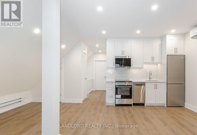 Building Photo - 73 Dewson St