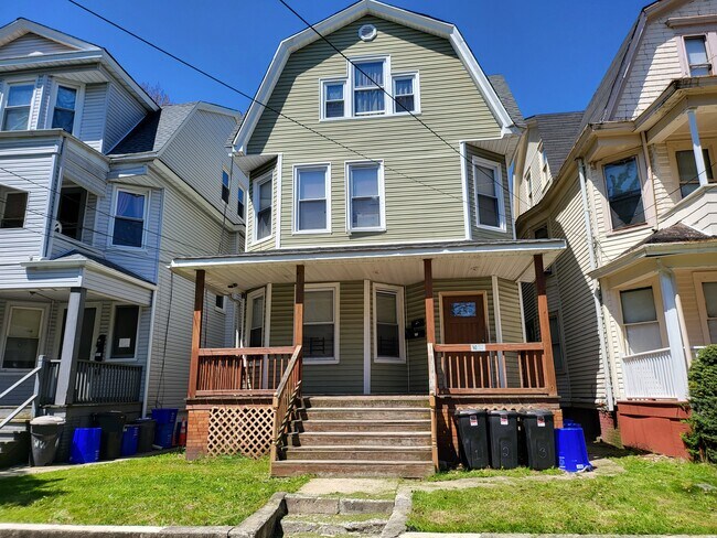 Building Photo - 791 S 13th St