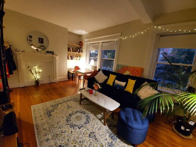 Foto del edificio - 1595 Beacon St