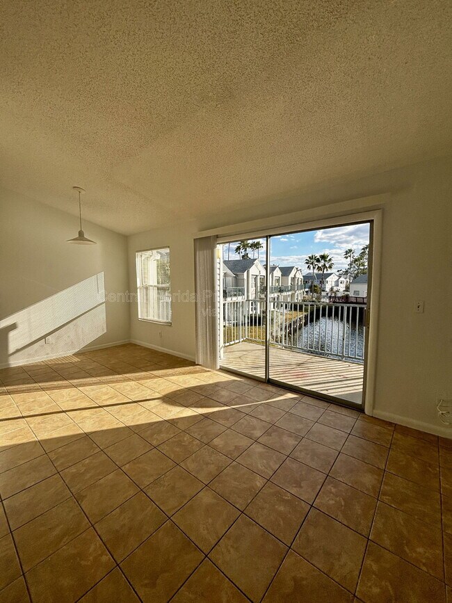 Building Photo - 2504 Woodgate Blvd