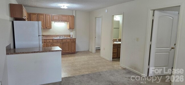 Building Photo - 517 Hickory St