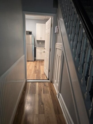 Building Photo - 430 S 4th Ave