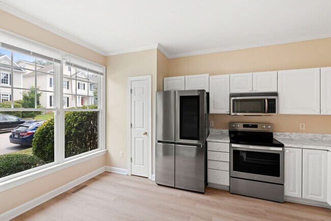 Foto del edificio - Available mid-July! 2 Bedroom, 2.5 bath Southern Village Stunner!