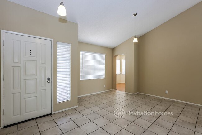 Building Photo - 2825 Sandstone Ct