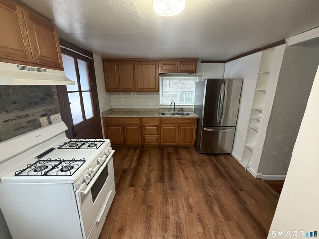 Building Photo - 43 Bigelow St