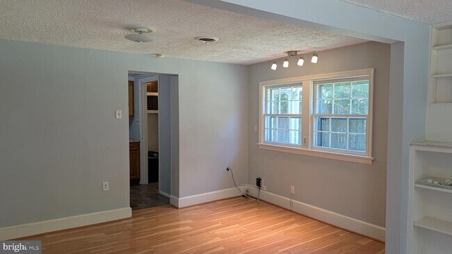 Foto del edificio - 6497 Windham Ave