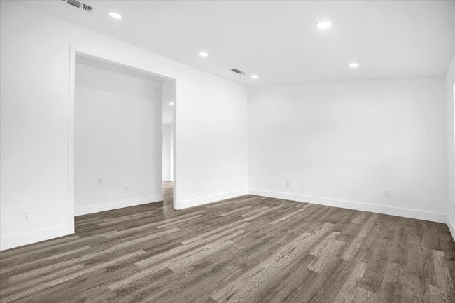 Foto del edificio - 1730 Avenue C NE