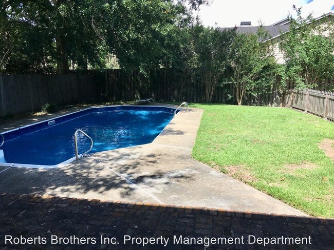 Building Photo - 4 br, 2.5 bath House - 1321 Westbury Drive