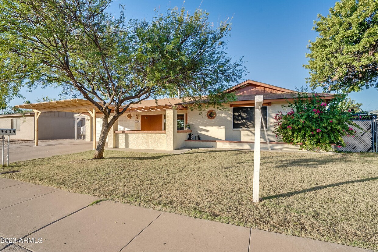 Primary Photo - 3408 W Carol Ave