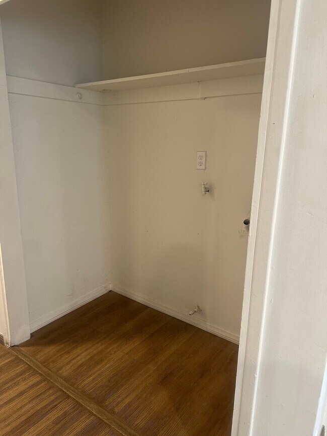 Foto del edificio - 1315 1/2 W 97th St